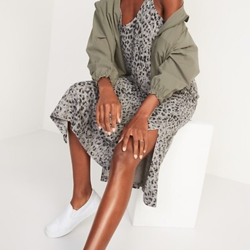 Old Navy Gray leopard print midi dress